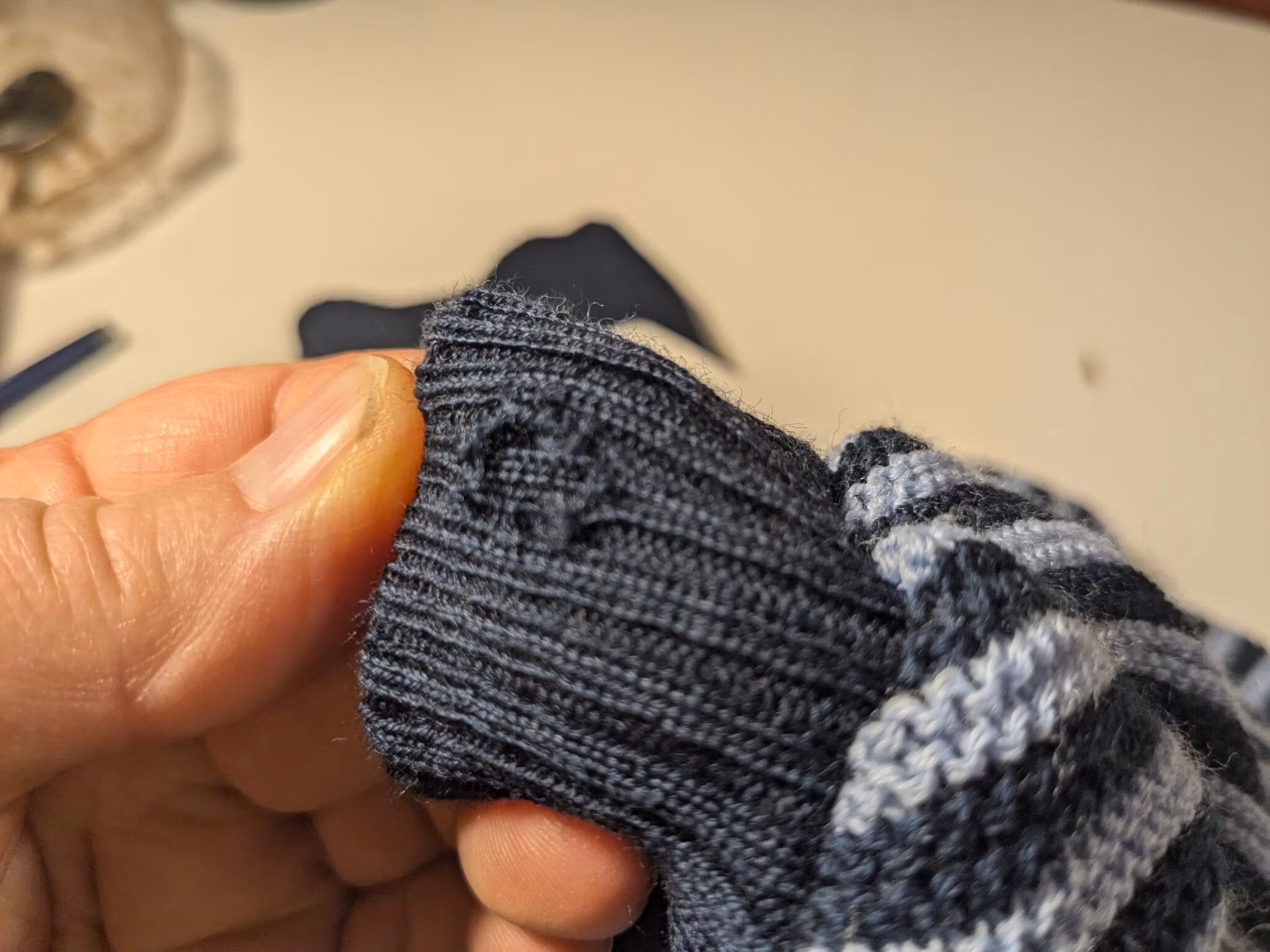 Reiff ullbyxor, hål i mudd