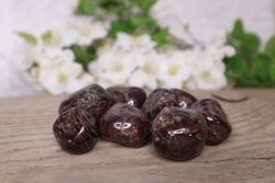 Granat almandinröd