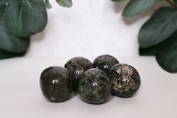 Yooperlite "Glowing stone" cuddle
