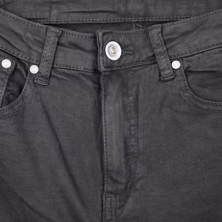 Stretchjeans Shortcut med fransar SVART - 3D Denim