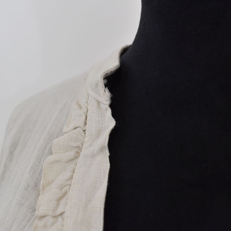 ANDRASORTERING Linneblus med Krås BEIGE