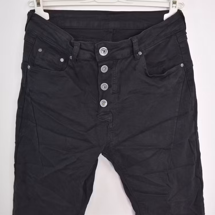 ANDRASORTERING Jeans med Knappar SVART Storlek M (38) - 3D Denim