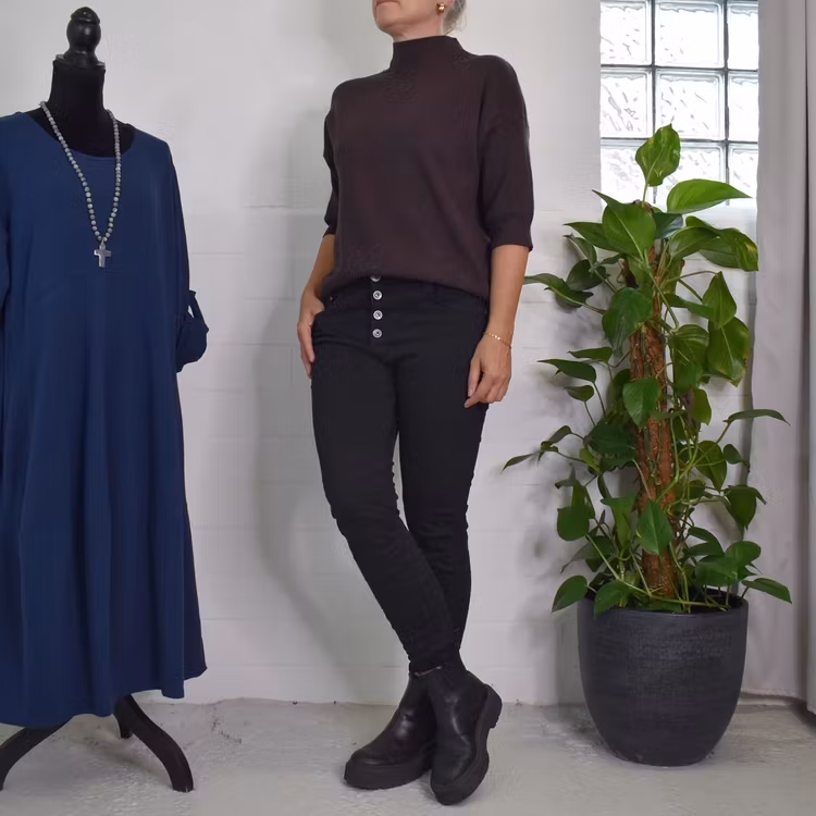 ANDRASORTERING Jeans med Knappar SVART Storlek M (38) - 3D Denim