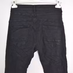 ANDRASORTERING Jeans med Knappar SVART Storlek M (38) - 3D Denim