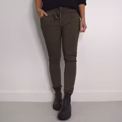 ANDRASORTERING Stretchig Byxa Alva MÖRK KAKI 34/36