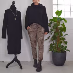 ANDRASORTERING Stretchig Byxa Ragnhild FANGO L/XL - Marta du Chateau