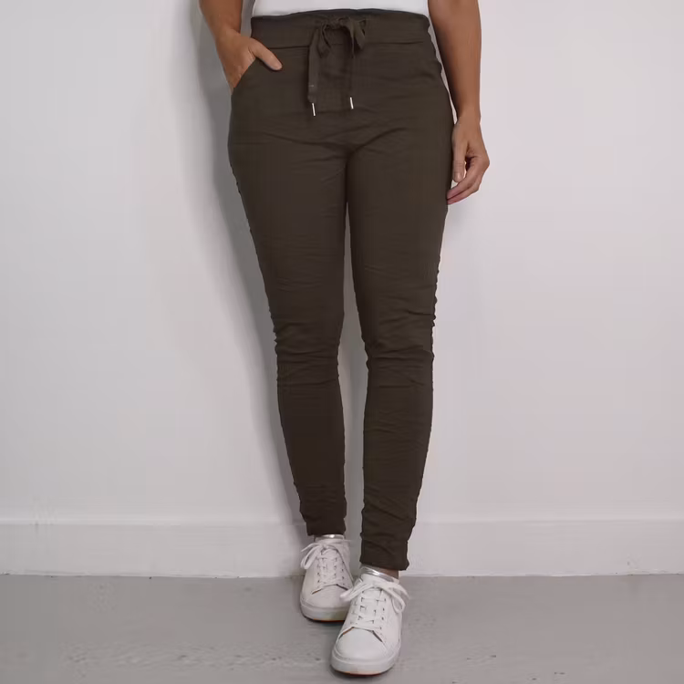 ANDRASORTERING Stretchig Byxa Alva MÖRK KAKI