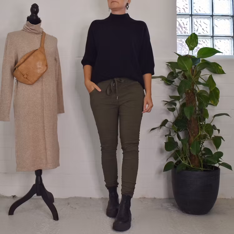 ANDRASORTERING Stretchig Byxa Alva MÖRK KAKI