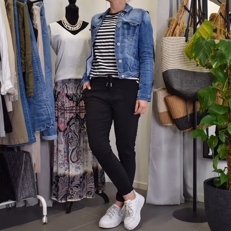 ANDRASORTERING Stretchig Byxa Alva SVART