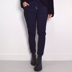 ANDRASORTERING Stretchig Byxa Alva MÖRKBLÅ