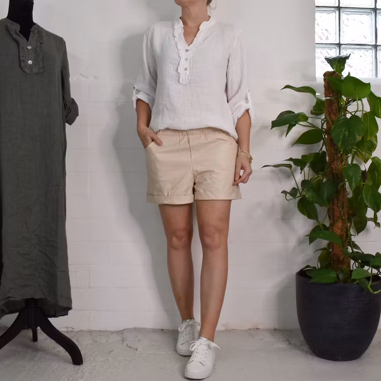 ANDRASORTERING Linneblus med Krås VIT