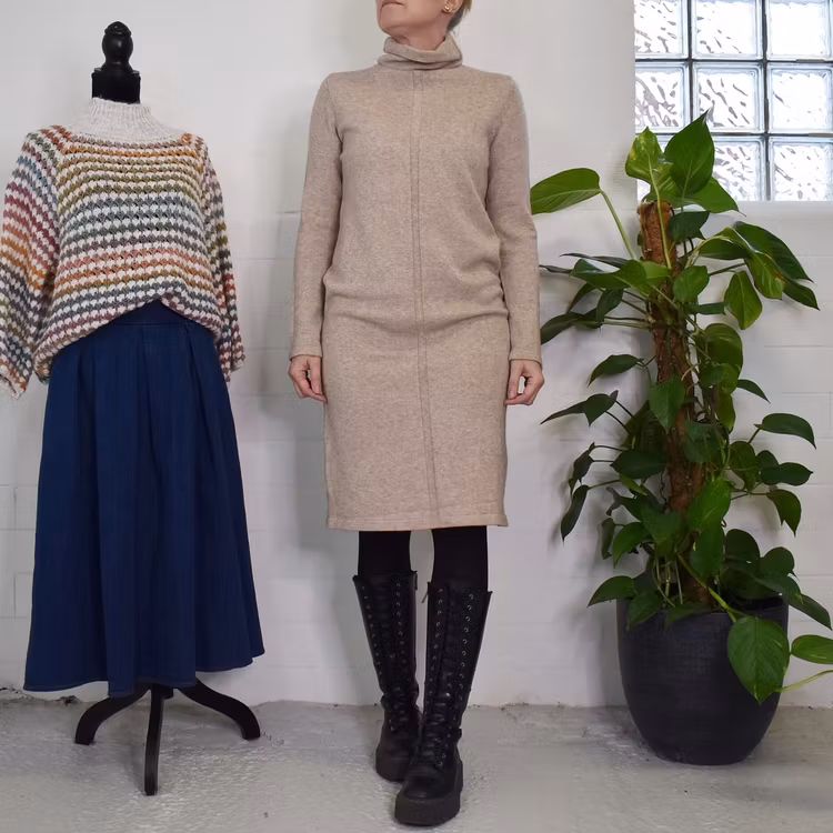 ANDRASORTERING Finstickad Klänning FANGO CHIARO