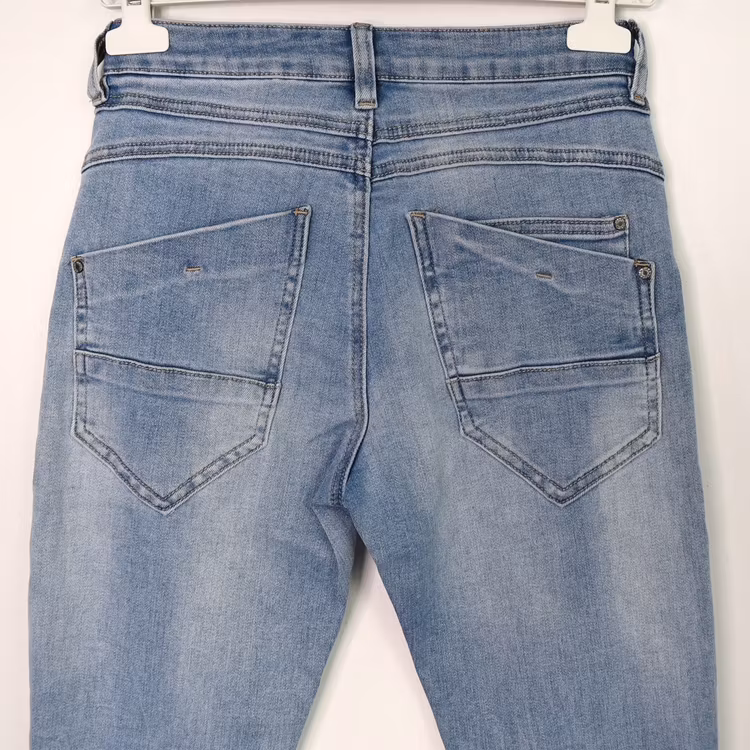 ANDRASORTERING Jeans med Gylf LJUS BLÅ Storlek M/38 - 3D Denim