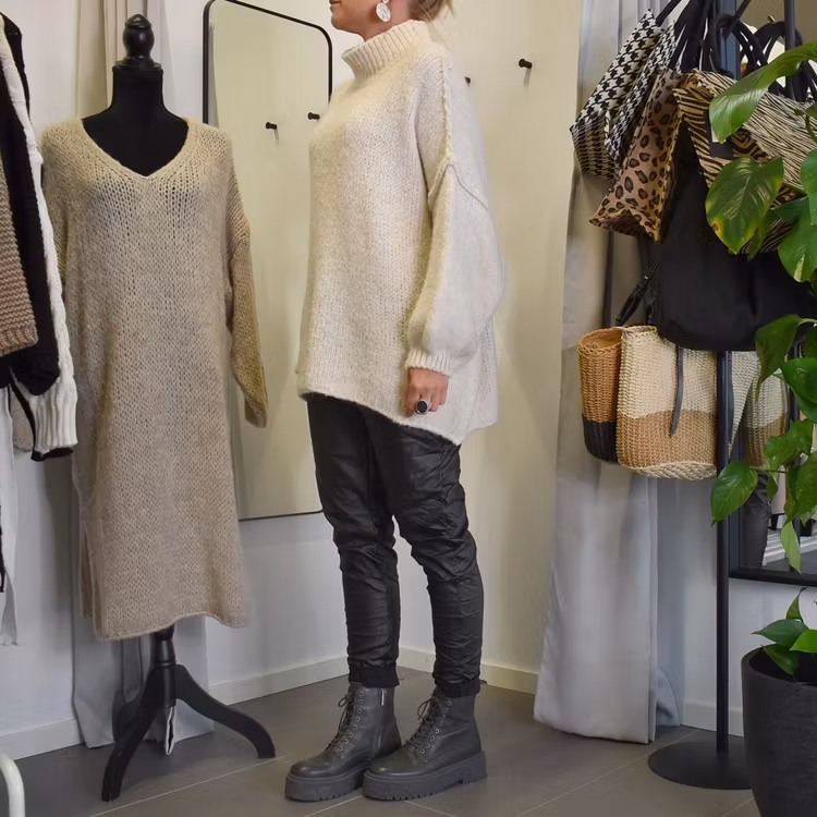 SECOND HAND! Stickad Tröja Over Sized ECRU