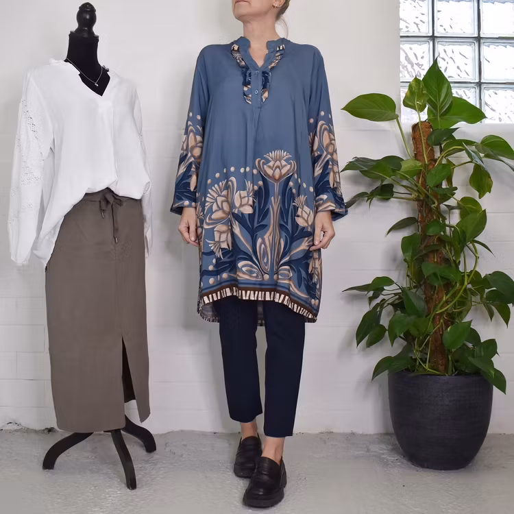 ANDRASORTERING Tunika Capri JEANSBLÅ L/XL - Marta du Chateau