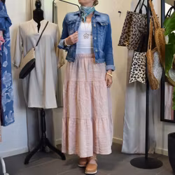 ANDRASORTERING Linnekjol med volanger ROSA