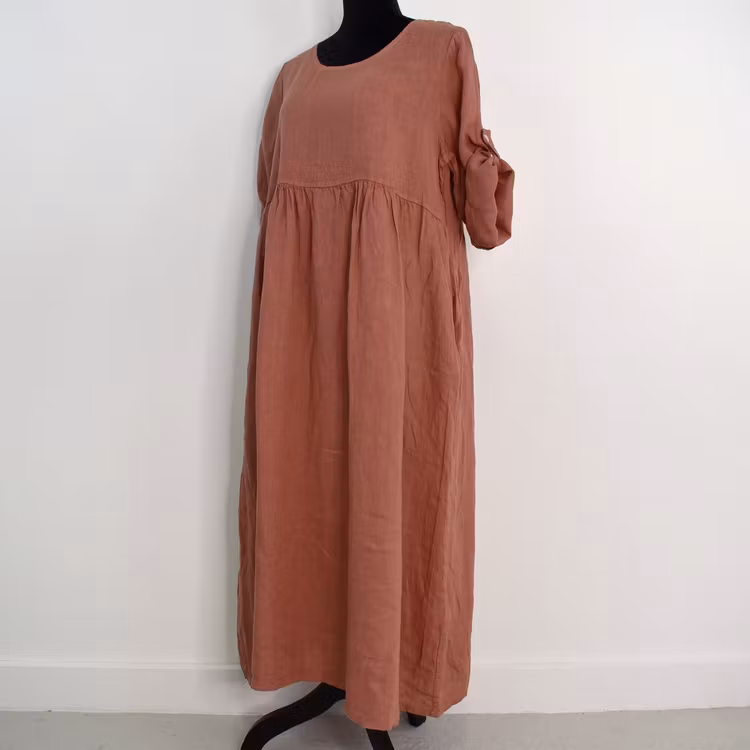 ANDRASORTERING Linneklänning med Fickor MELOGRANO