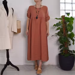 ANDRASORTERING Linneklänning med Fickor MELOGRANO