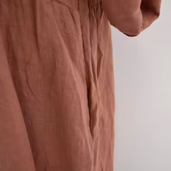 ANDRASORTERING Linneklänning med Fickor MELOGRANO