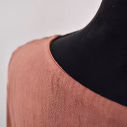 ANDRASORTERING Linneklänning med Fickor MELOGRANO