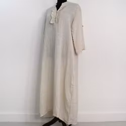 ANDRASORTERING Linneklänning Krås SABBIA