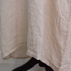 ANDRASORTERING Linneklänning Krås SABBIA