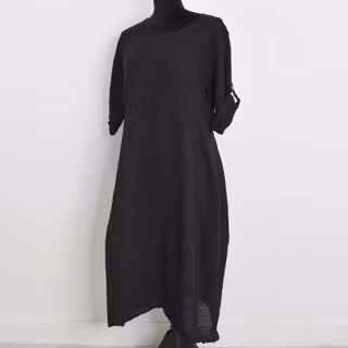 ANDRASORTERING Linneklänning Sweet SVART