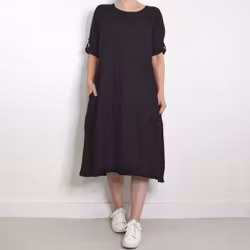 ANDRASORTERING Linneklänning Sweet SVART