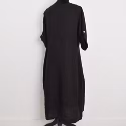 ANDRASORTERING Linneklänning Sweet SVART