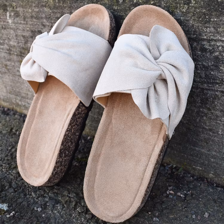 Sandal med liten rosett BEIGE - Bello Star