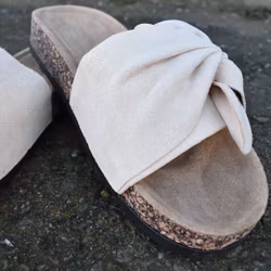 Sandal med liten rosett BEIGE - Bello Star
