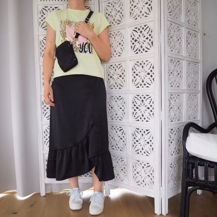 Volangkjol Riola SVART - Continue