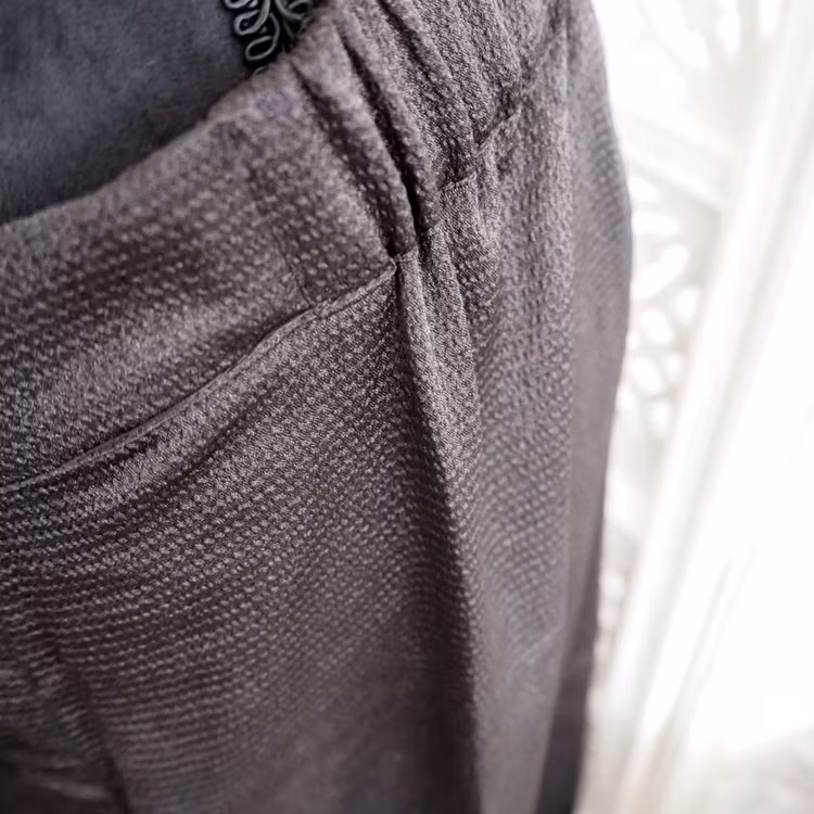 Volangkjol Riola SVART - Continue