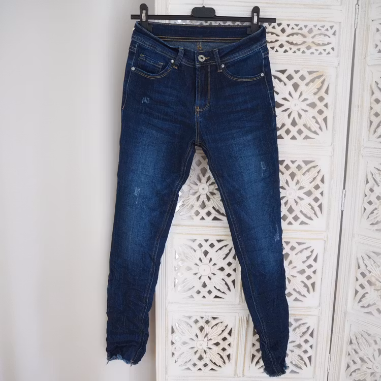 Stretchjeans med fransar MÖRK DENIM - Train of Trend