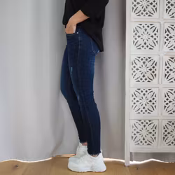 Stretchjeans med fransar MÖRK DENIM - Train of Trend
