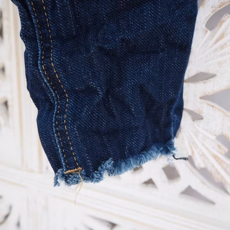 Stretchjeans med fransar MÖRK DENIM - Train of Trend