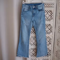 Jeans Shortcut med fransar SLITEN LJUS BLÅ - 3D Denim