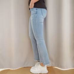 Jeans Shortcut med fransar SLITEN LJUS BLÅ - 3D Denim