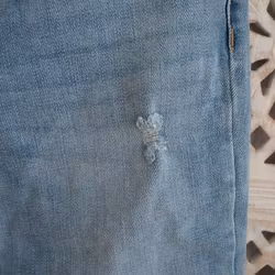 Jeans Shortcut med fransar SLITEN LJUS BLÅ - 3D Denim