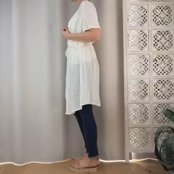 Kaftan med broderier VIT