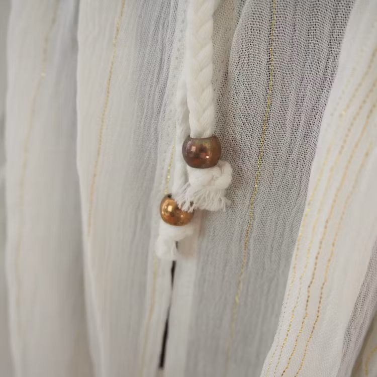 Kaftan med broderier VIT