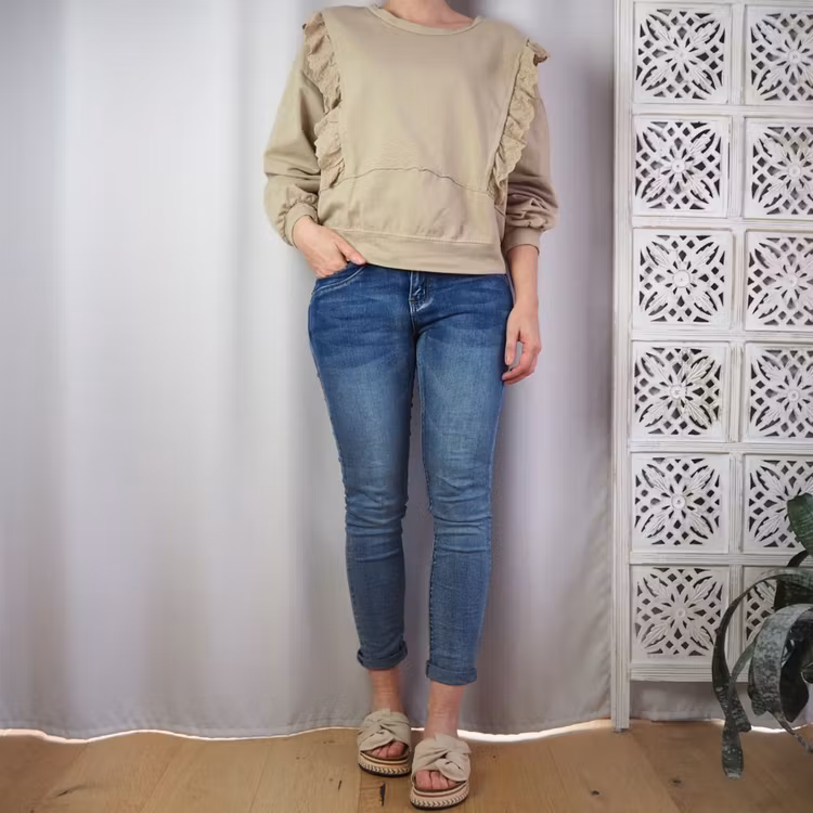 Collegetröja med volang BEIGE - d´NADA