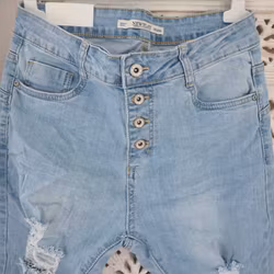 Jeans Capri SLITEN LJUS BLÅ - Newplay