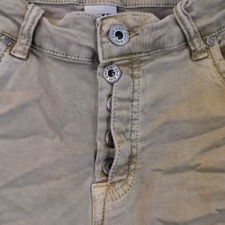 Jeans Skinny med knappar BEIGE - Newplay