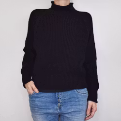 Stickad Tröja SVART