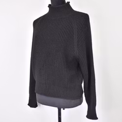 Stickad Tröja SVART