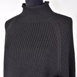 Stickad Tröja SVART