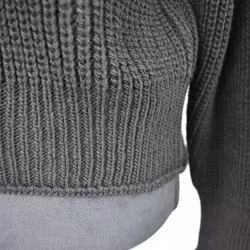 Stickad Tröja SVART