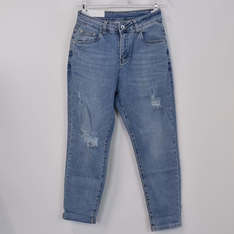 Mom Jeans SLITEN LJUS DENIM - Newplay