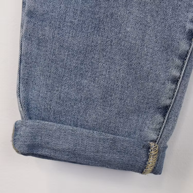 Mom Jeans SLITEN LJUS DENIM - Newplay